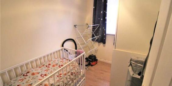 2 bedroom property to rent in London - Photo 3