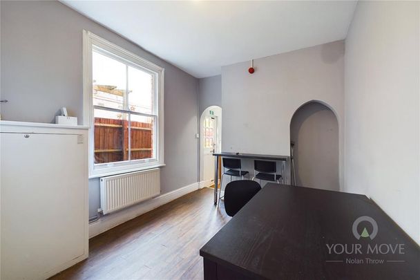 1 bedroom in a house share to rent - Photo 1