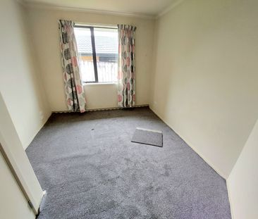 Gorgeous home in a Quiet Street - Photo 3