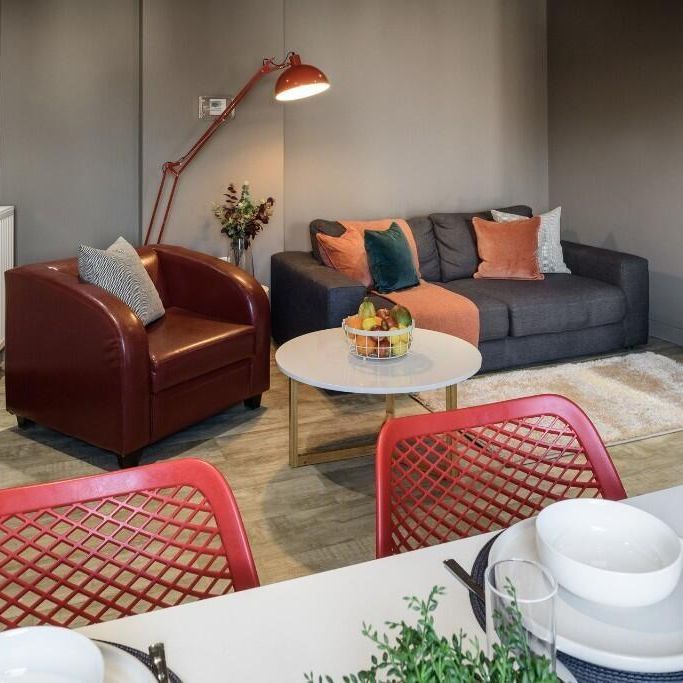 4 bedroom flat to rent - Photo 1