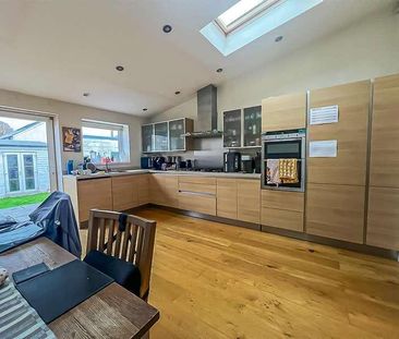 Taff Embankmentgrangetowncardiff, CF11 - Photo 4