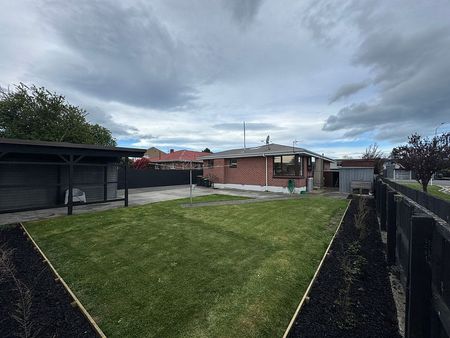 3 Bedroom Sunny Home - Upper Cracroft - Photo 3