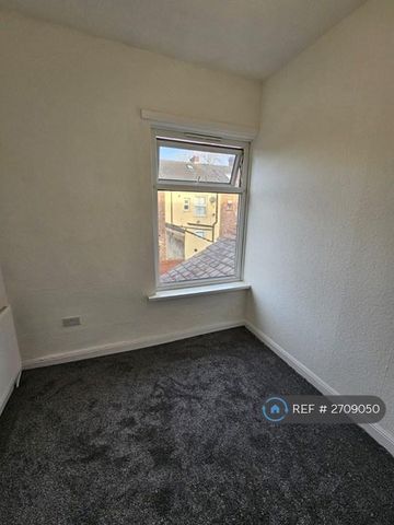 2 bedroom end of terrace house to rent - Photo 4
