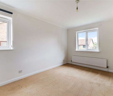 Detached family house, with double garage, in desirable location - Photo 4