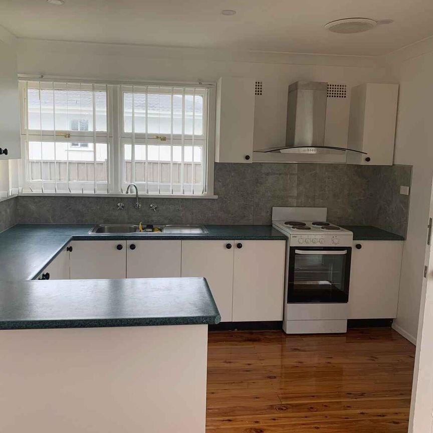 Three bedroom home - Photo 1