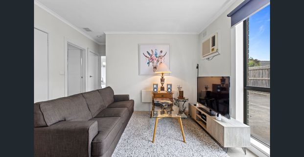 Beautiful 2 Bedroom Unit - Photo 1