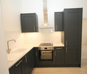 Flat to rent on - Photo 3