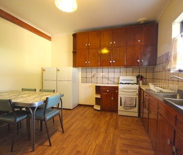 6-bedroom shared house, Rankine Rd - Photo 6