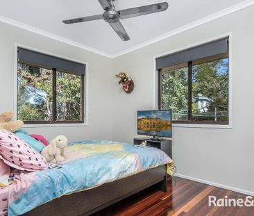 High-set Home with Large Back Yard - Photo 2