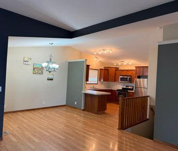3 Bedrooms 3 bathroom House With Mother-In-Law Suite - Photo 4