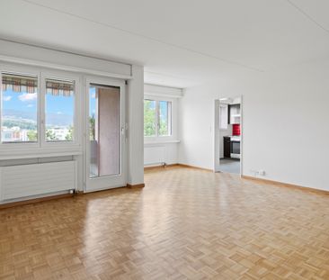 3.5-Zimmerwohnung mit Balkon und Weitsicht in Schlieren - Photo 2