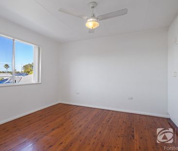 Family Living in Quiet Tuncurry Locale - Photo 6