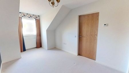 4 bedroom detached house to rent - Photo 3