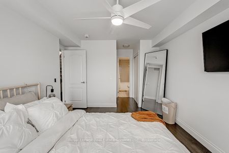 For Lease - 3074 Cascade Common, Oakville, Ontario - Photo 3