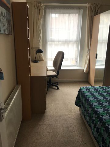 Room in a Shared House, Nags Head Hill, BS5 - Photo 2