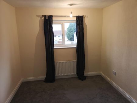 Kirkwall Crescent, Thurnby Lodge, LE5 - Photo 2