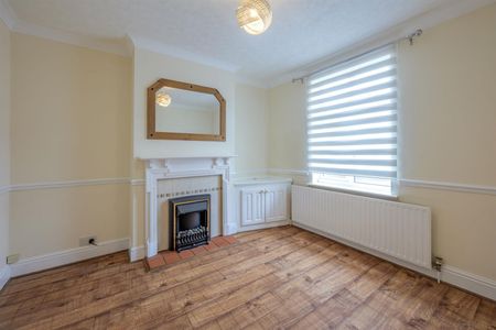 3 bedroom House To Let Total Size: 1023 SQ FT - Photo 3