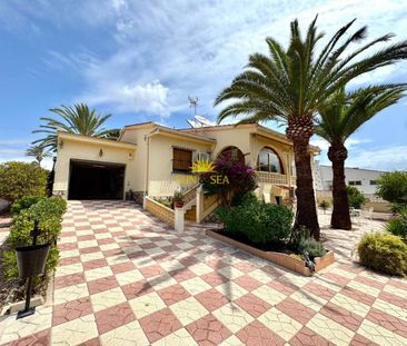 THREE-BEDROOM VILLA – ALICANTE - Photo 3