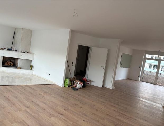 Kernsanierte 5 Zimmer Maisonette 148 m2. Unterhalb Ständeplatz - Photo 1