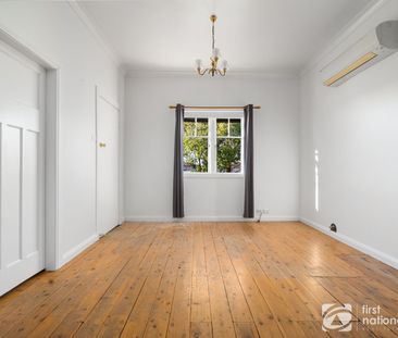 CUTE AND COSY RENOVATED COTTAGE - Photo 1