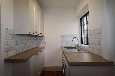 Barracks Square, Macclesfield, Cheshire, SK11 - Photo 5