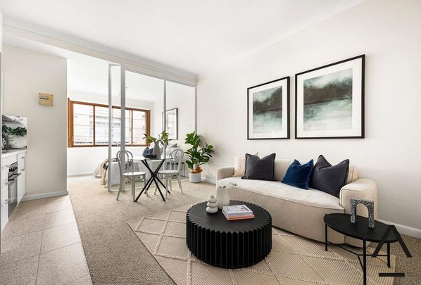 Chic Art Deco Studio in the Heart of Potts Point – Steps from Llankelly Place! - Photo 1