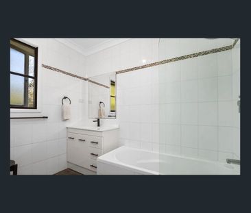 Spacious Three-Bedroom Home with Large Shed & Convenient Access - Photo 5