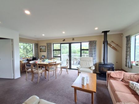 Sunny Family Home in Churton Park - Photo 2