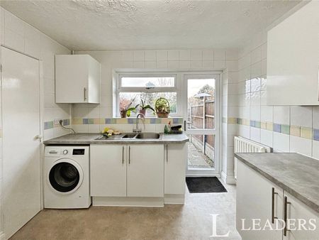 3 bedroom house to rent Ram Gorse, Harlow, Essex, CM20 - Photo 4