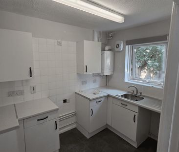 Bruntile Close, Farnborough GU14, London - Photo 4