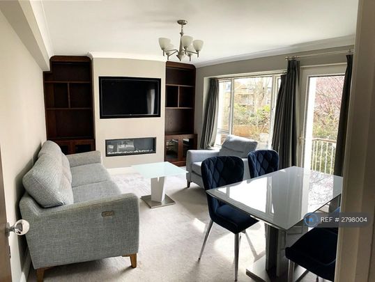 4 bedroom flat to rent - Photo 1