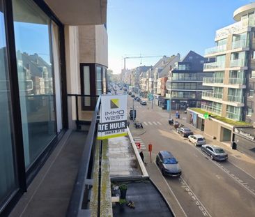 Appartement te huur in Sint-Idesbald voor € 950 met 2 slaapkamers - Photo 3