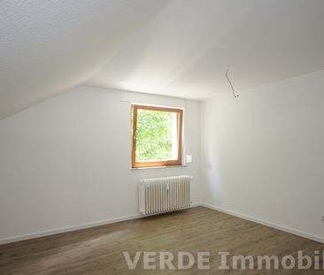 Frisch renovierte 2-Zimmer-Dachgeschosswohnung – ideal für Studierende - Photo 1