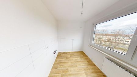 NEU sanierte 3-Raum-Wohnung mit Einbauküche - Foto 2