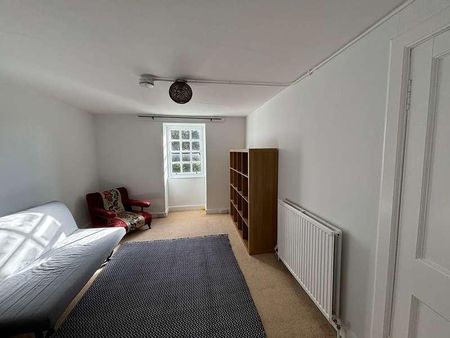 Attic Flat, Holylee House, Holylee, Walkerburn, EH43 - Photo 3