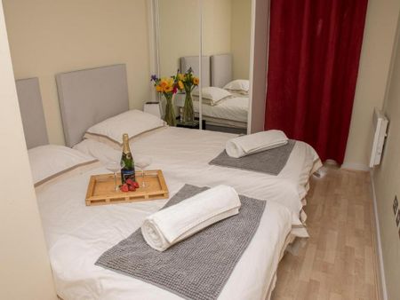 1 bedroom serviced apartment to rent - Photo 5