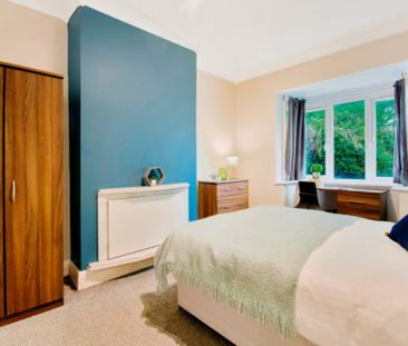 7 Beds 2 Baths - Photo 4