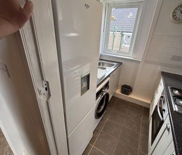 3 bedroom flat to rent - Photo 5