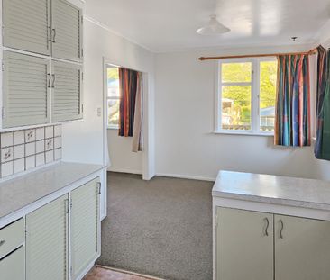 Stokes Valley Living - Photo 6