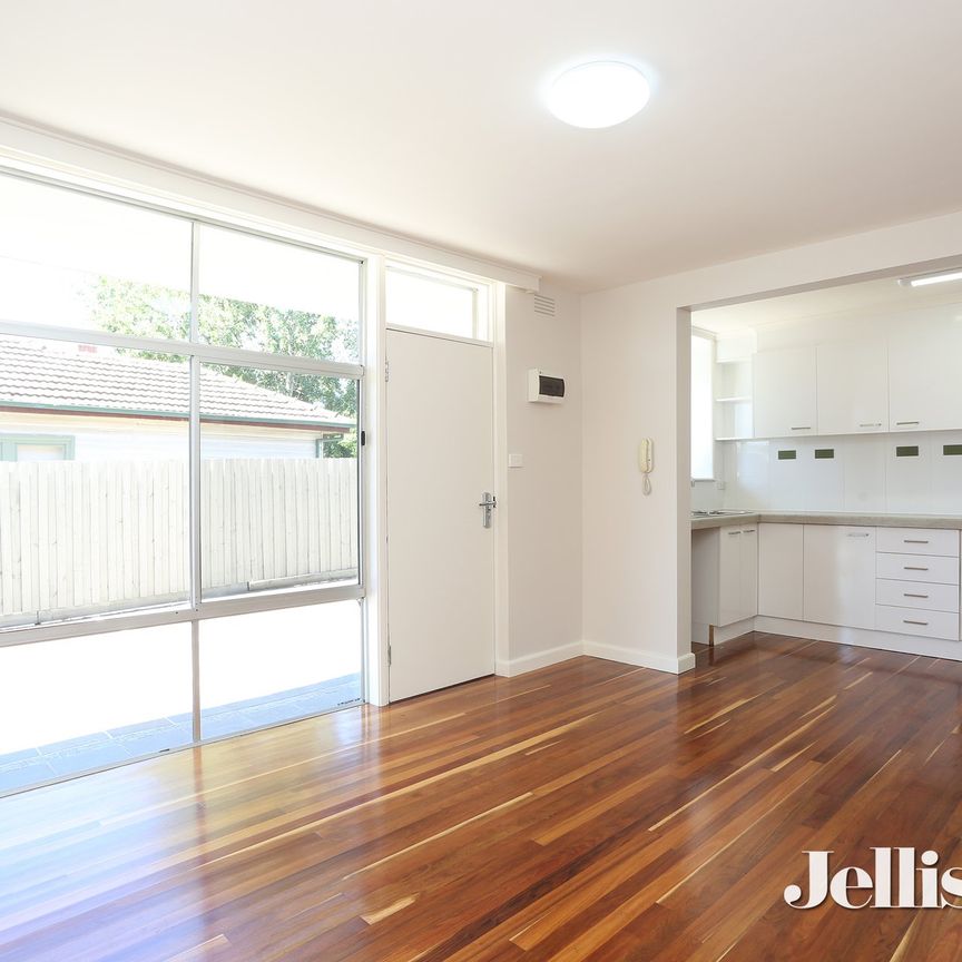 2/3 South Daly Street, Brunswick West - Photo 1