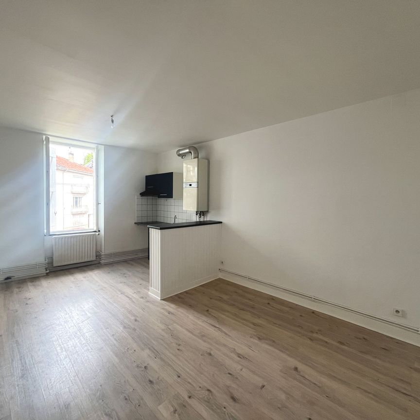 Location Appartement 2 pièces 33m² ST JUNIEN 87200 - Photo 1