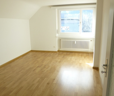 Dachgeschosswohnung mit viel Licht! - Photo 1