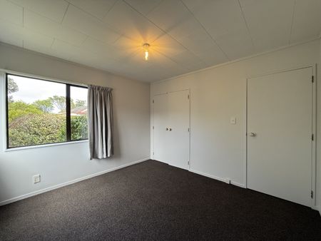 Recently Renovated 3-Bedroom Home – Convenient Location - Photo 4