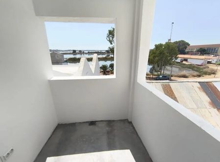 Rua Miguel Pais, Barreiro, Setúbal Municipality 2830 - Photo 5