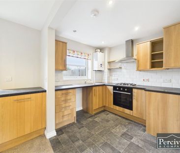 2 bedroom semi-detached house to rent - Photo 5