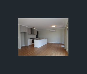 LARGE 4X2 HOME CLOSE TO GUILDFORD GRAMMAR COLLEGE - Photo 4