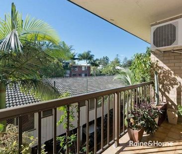 Convenient & Comfortable Living in the Heart of Indooroopilly - Photo 6