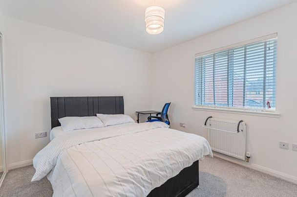 3 Bed Semi-Detached House, Broomfield Gate, G21 - Photo 1