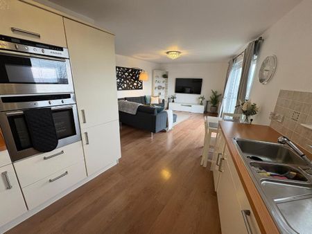 2 bedroom flat to rent - Photo 3