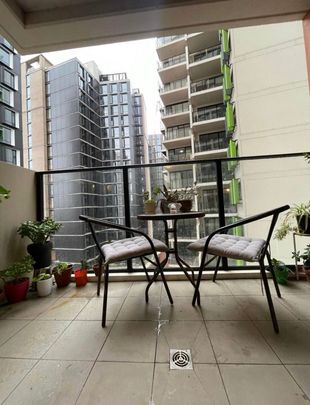 Redfern - Photo 1